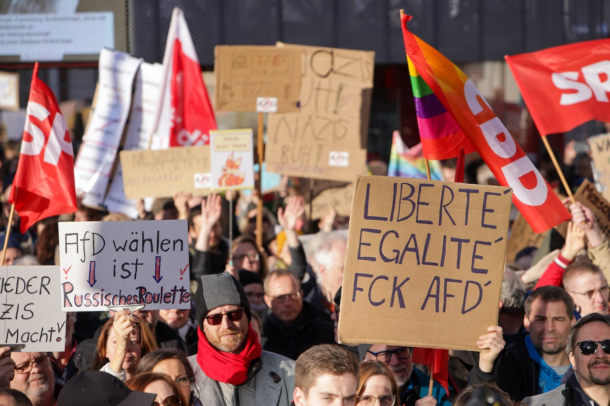 Foto: SPD-Mitglieder bei Demonstration gegen Rechtsextremismus in Marburg 