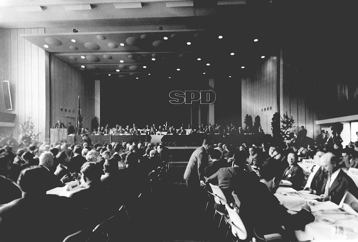 Foto: Blick auf die Delegierten des SPD-Parteitags 1959 in Bad Godesberg