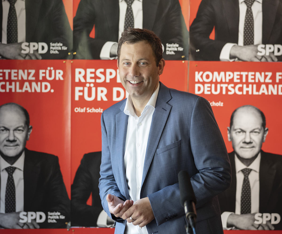 Foto: Lars Klingbeil präsentiert die Wahlkampgne