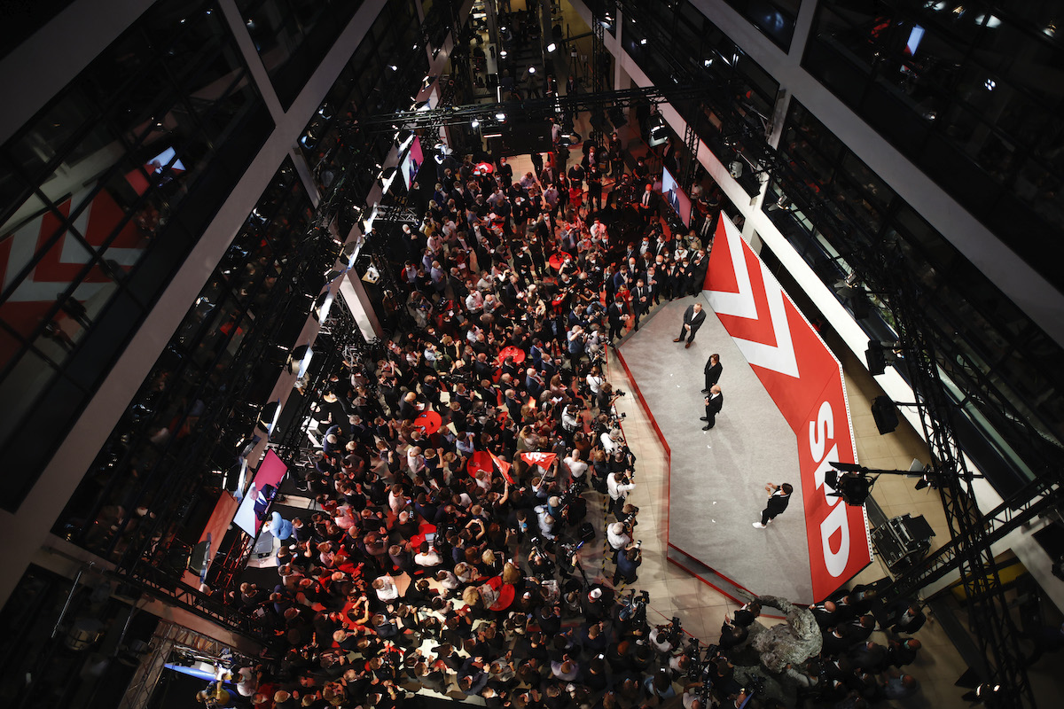 Foto: Blick in das Atrium des Willy-Brandt-Hauses am Wahlabend