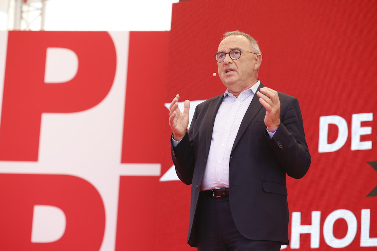 Foto: Norbert Walter-Borjans spricht bei der SPD-Wahlkampfauftaktkundgebung in Bochum