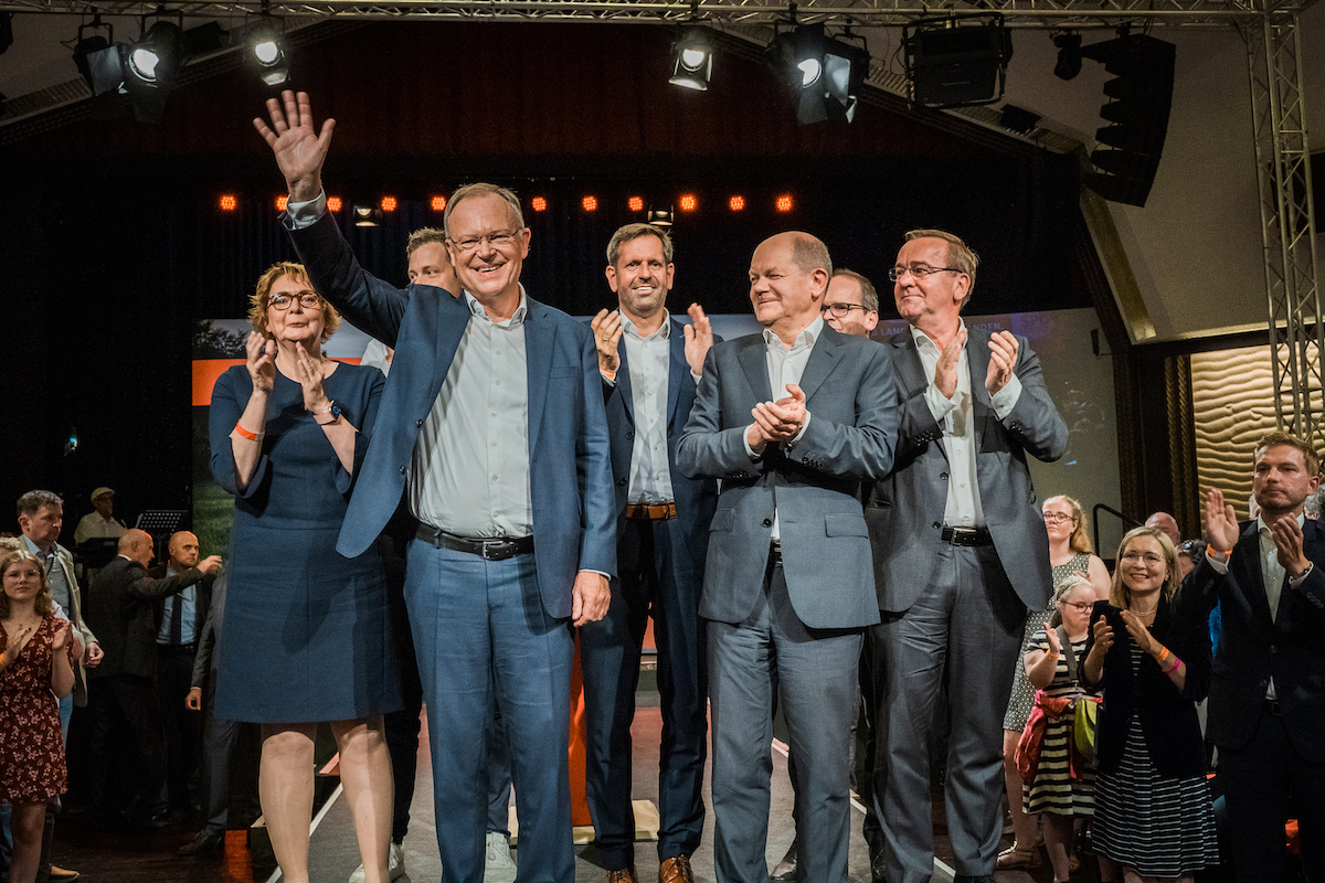 Foto: Stephan Weil, Olaf Scholz und die Spitze der Niedersachsen-SPD beim Wahlkampfauftakt in Cuxhaven