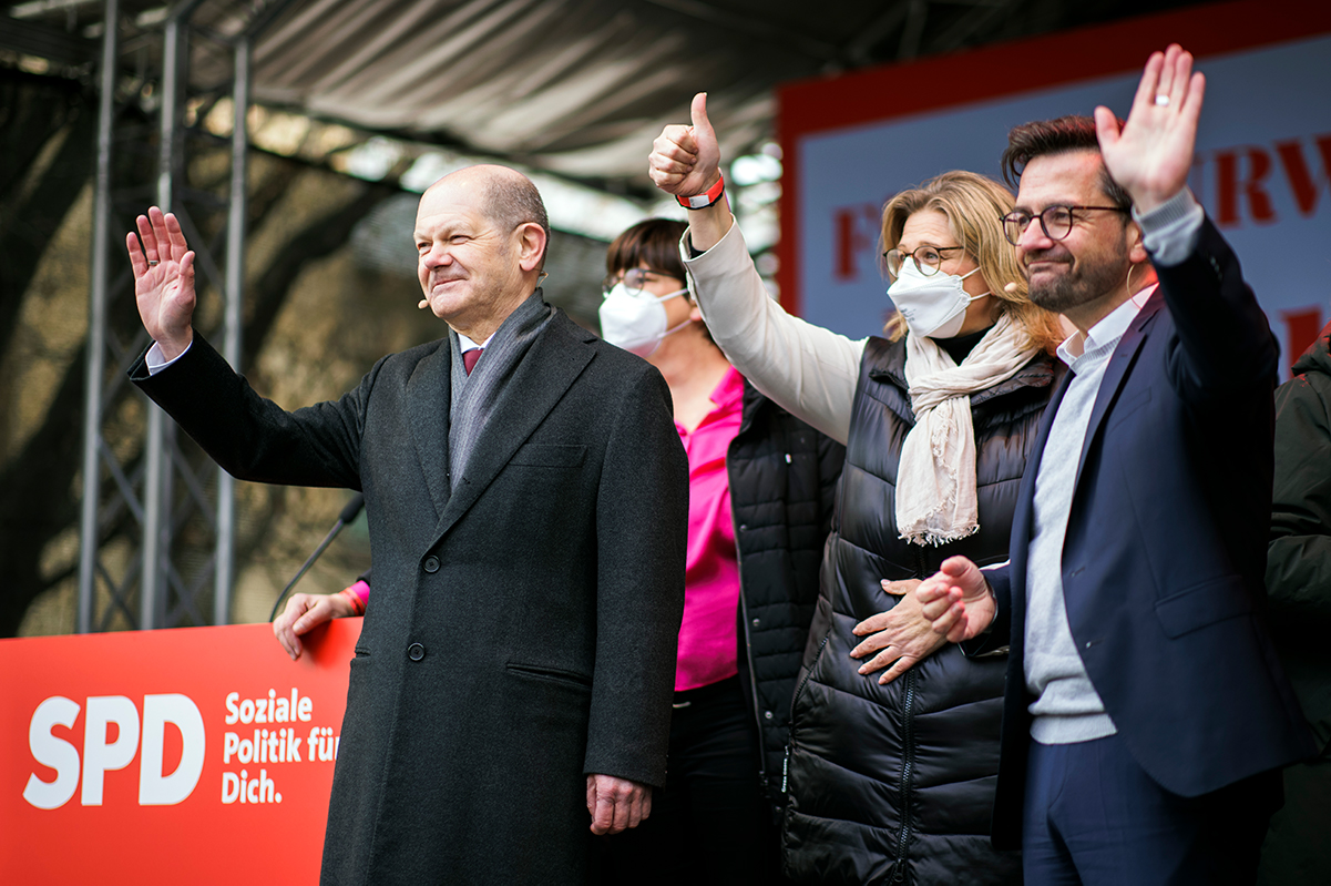Foto: Olaf Scholz, Saskia Esken, Anke Rehlinger und Thomas Kutschaty beim Wahlkampfauftakt in Essen