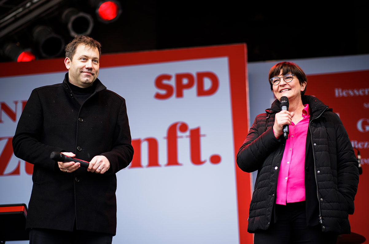 Foto: SPD-Parteivorsitzende Lars Klingbeil und Saskia Esken in Essen