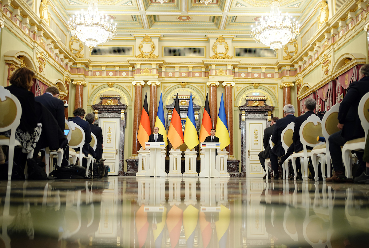 Foto: Olaf Scholz und Wolodymyr Selenskyj geben eine Pressekonferenz