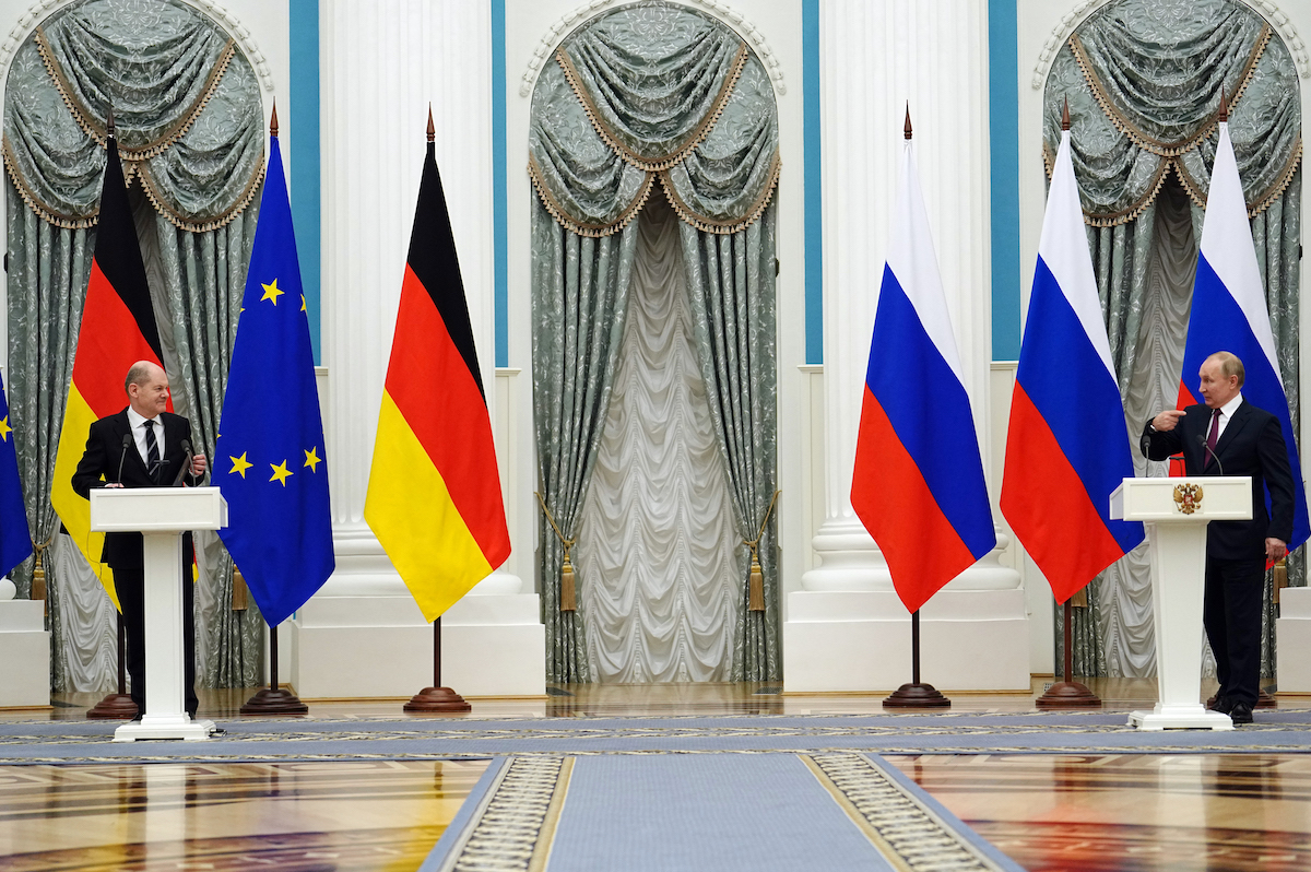 Foto: Olaf Scholz und Wladimir Putin auf einer gemeinsamen Pressekonferenz