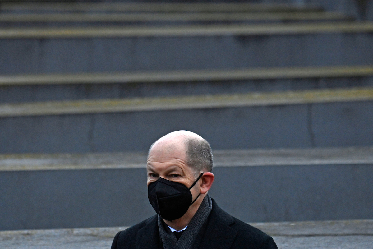 Foto: Olaf Scholz am Holocaust-Mahnmal