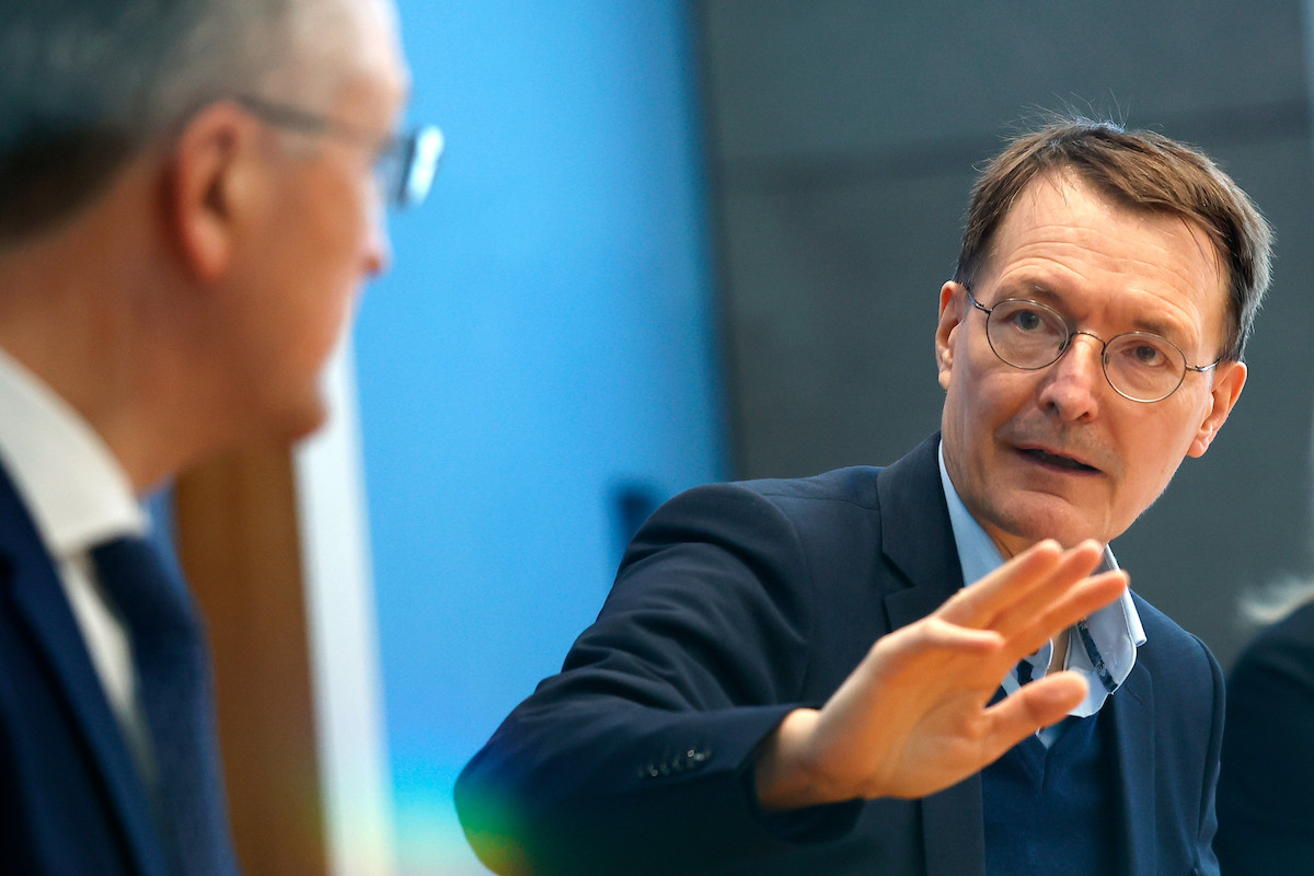 Foto: RKI-Präsident Lothar Wieler (l) und Karl Lauterbach bei einer Pressekonferenz