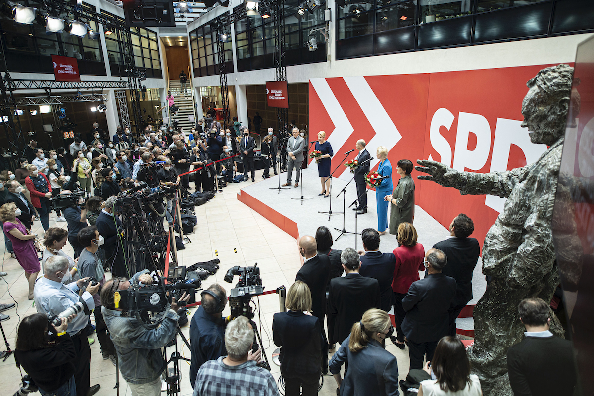 Foto: Pressekonferenz im Atrium nach der Bundestagswahl