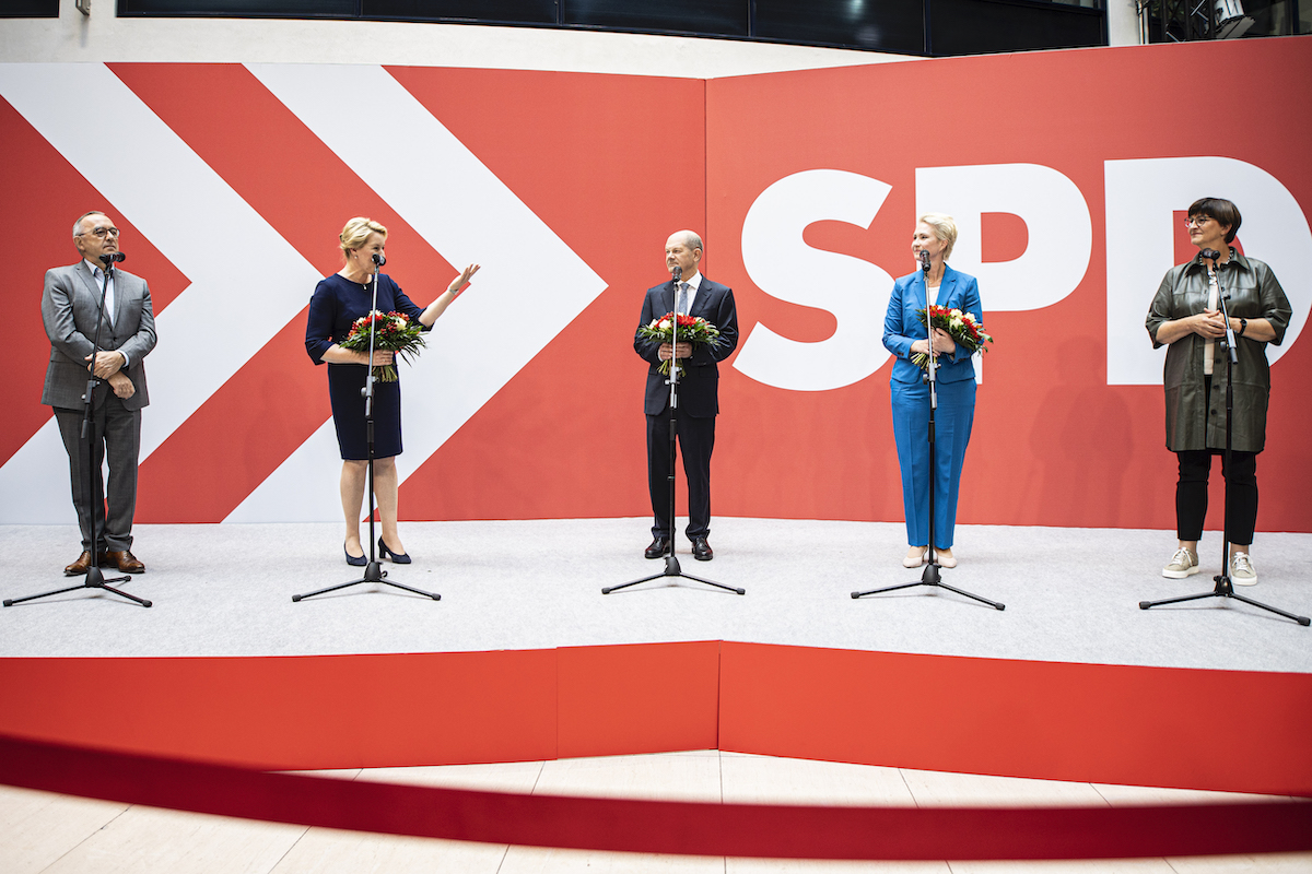 Foto: Norbert Walter-Borjans, Franziska Giffey, Olaf Scholz, Manuela Schwesig und Saskia Esken