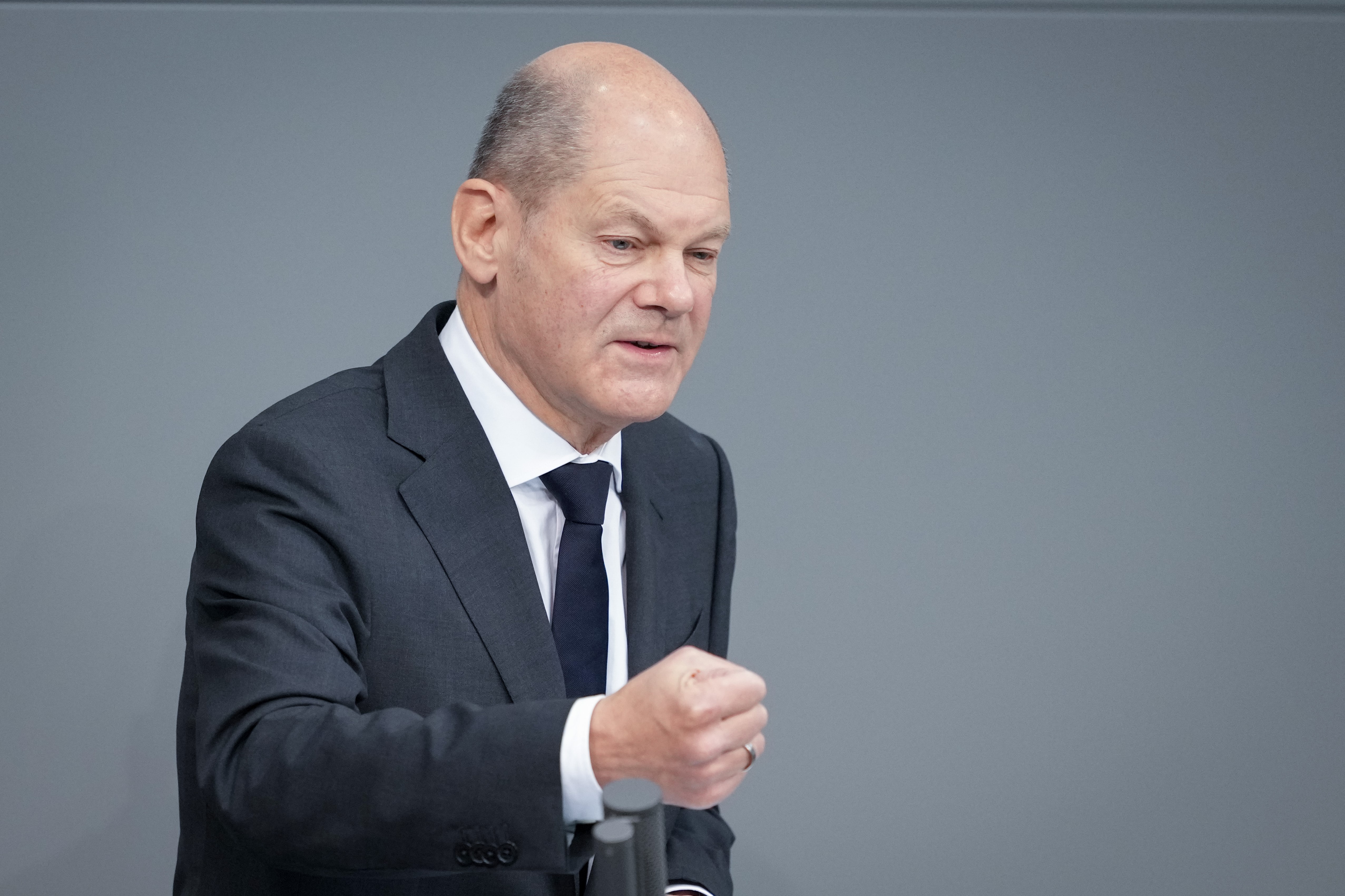 Olaf Scholz spricht im Bundestag