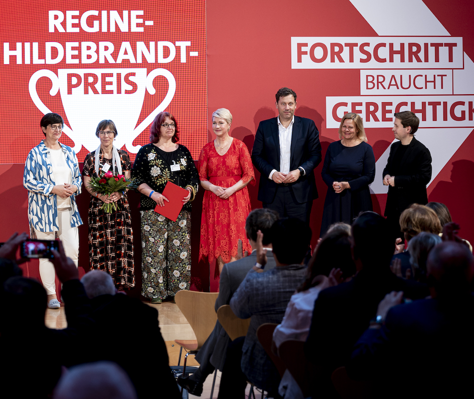 Foto: Verleihung des Regine-Hildebrandt-Preises 2023 an den Verein DREIST aus Eberswalde 