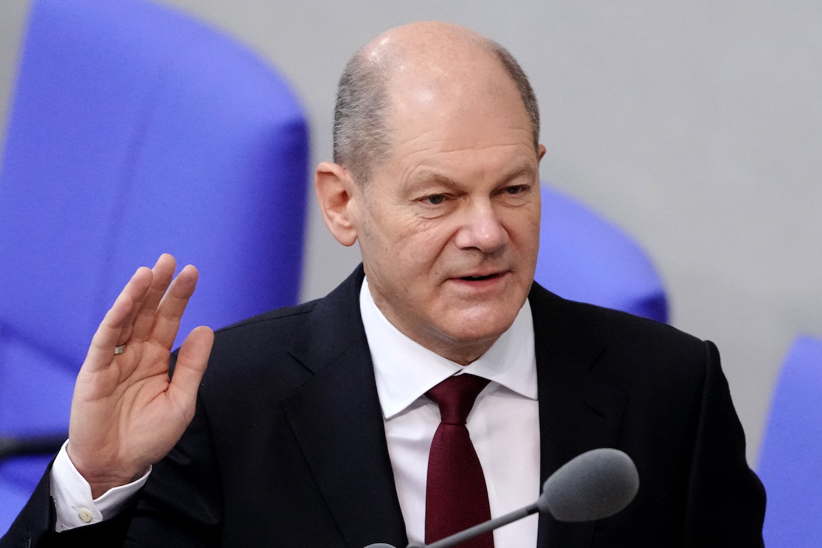 Foto: Olaf Scholz legt im Bundestag den Amtseid für seine erste Amtszeit ab