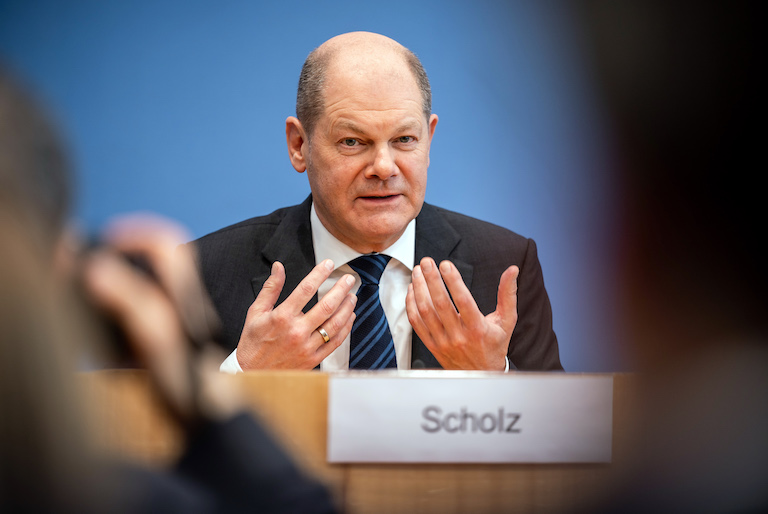 Foto: Olaf Scholz spricht bei einer Pressekonferenz