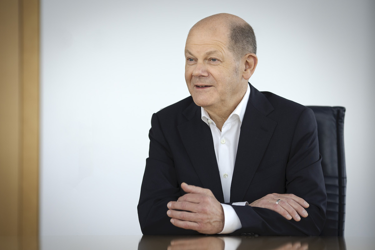 Foto: Olaf Scholz im Gespräch