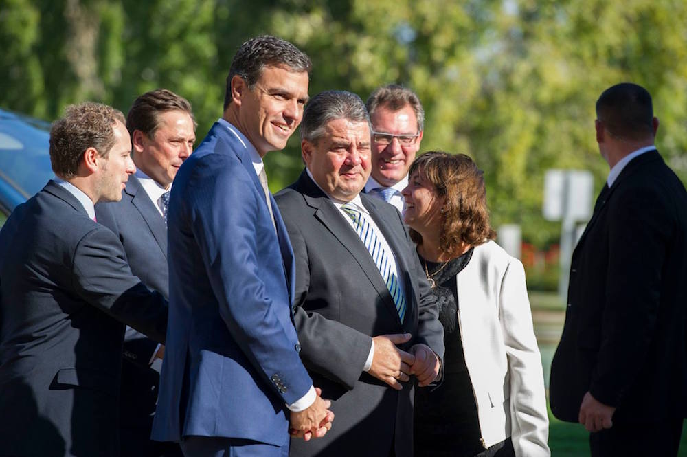 Sigmar Gabriel und Pedro Sánchez besuchten auch in Siemenswerk in Madrid.