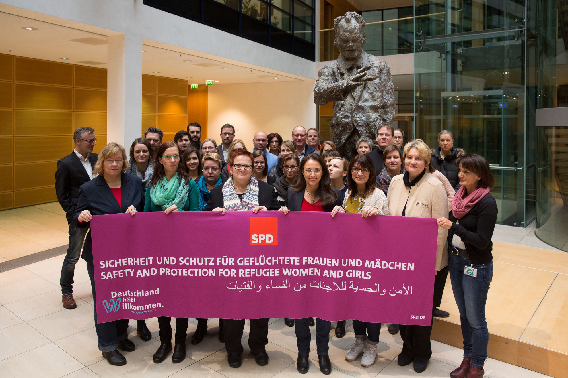 Yasmin Fahimi und Terre des Femmes e.V. im Willy-Brandt-Haus.