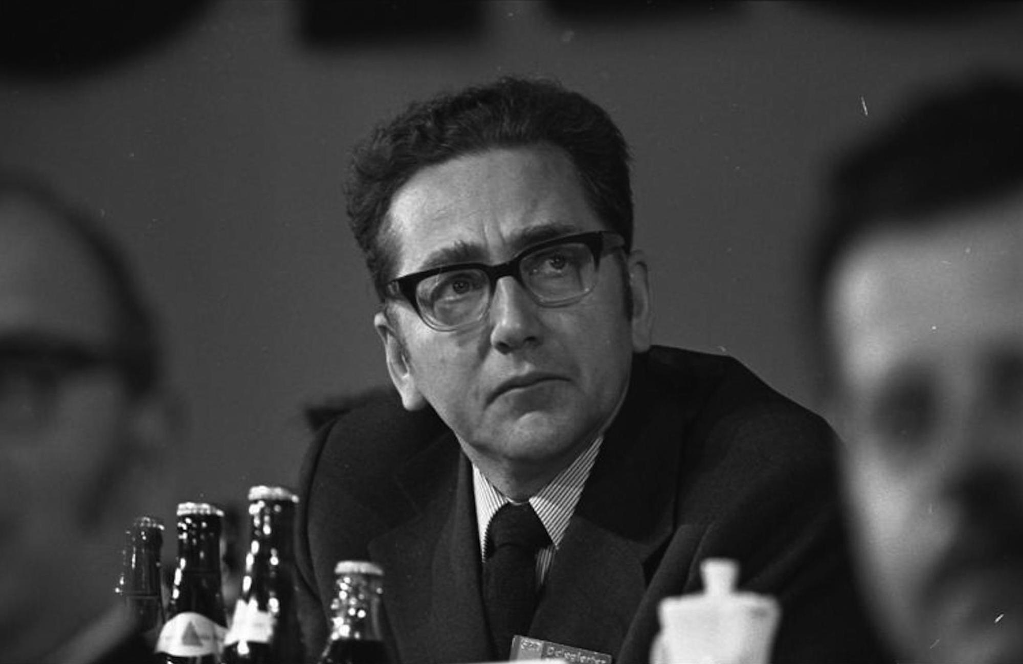 Erhard Eppler beim SPD-Bundesparteitag in Hannover 1973