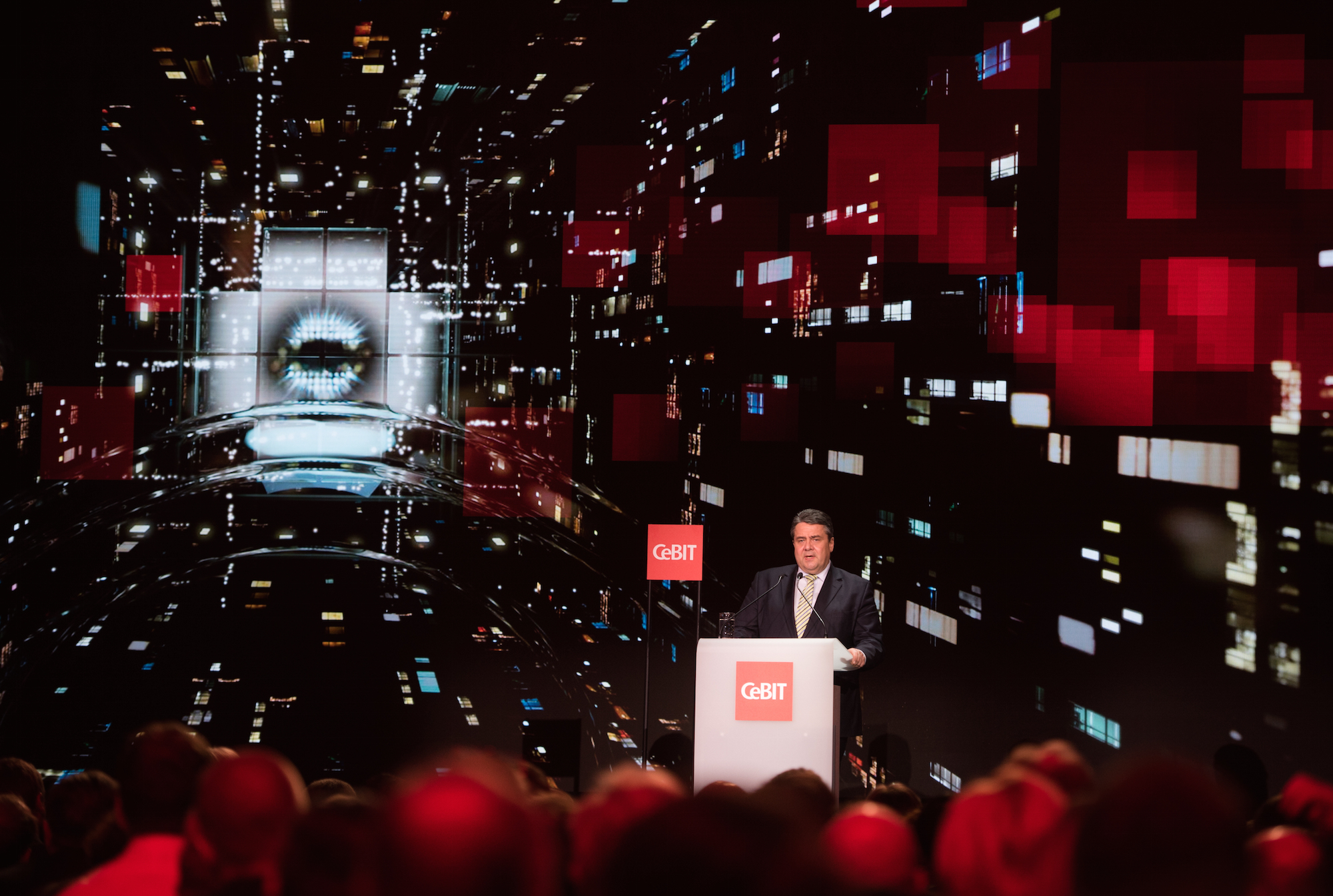 Foto: Sigmar Gabriel spricht während der Welcome Night zur CeBIT 2016