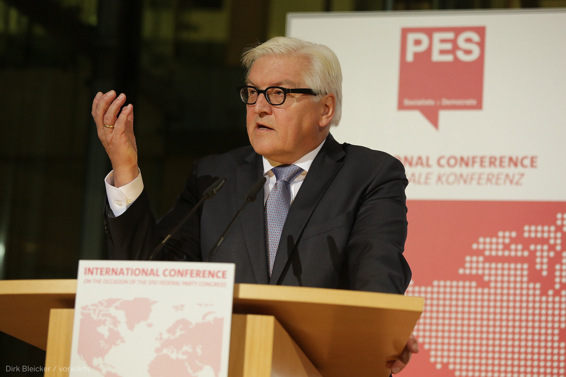 Außenminister Frank-Walter Steinmeier über Frieden und Zusammenarbeit in Europa; Foto: Dirk Bleicker