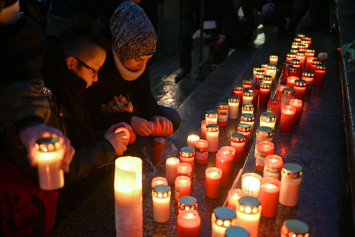 Foto: Nach Schüssen in Hanau - Mahnwache in Kassel 