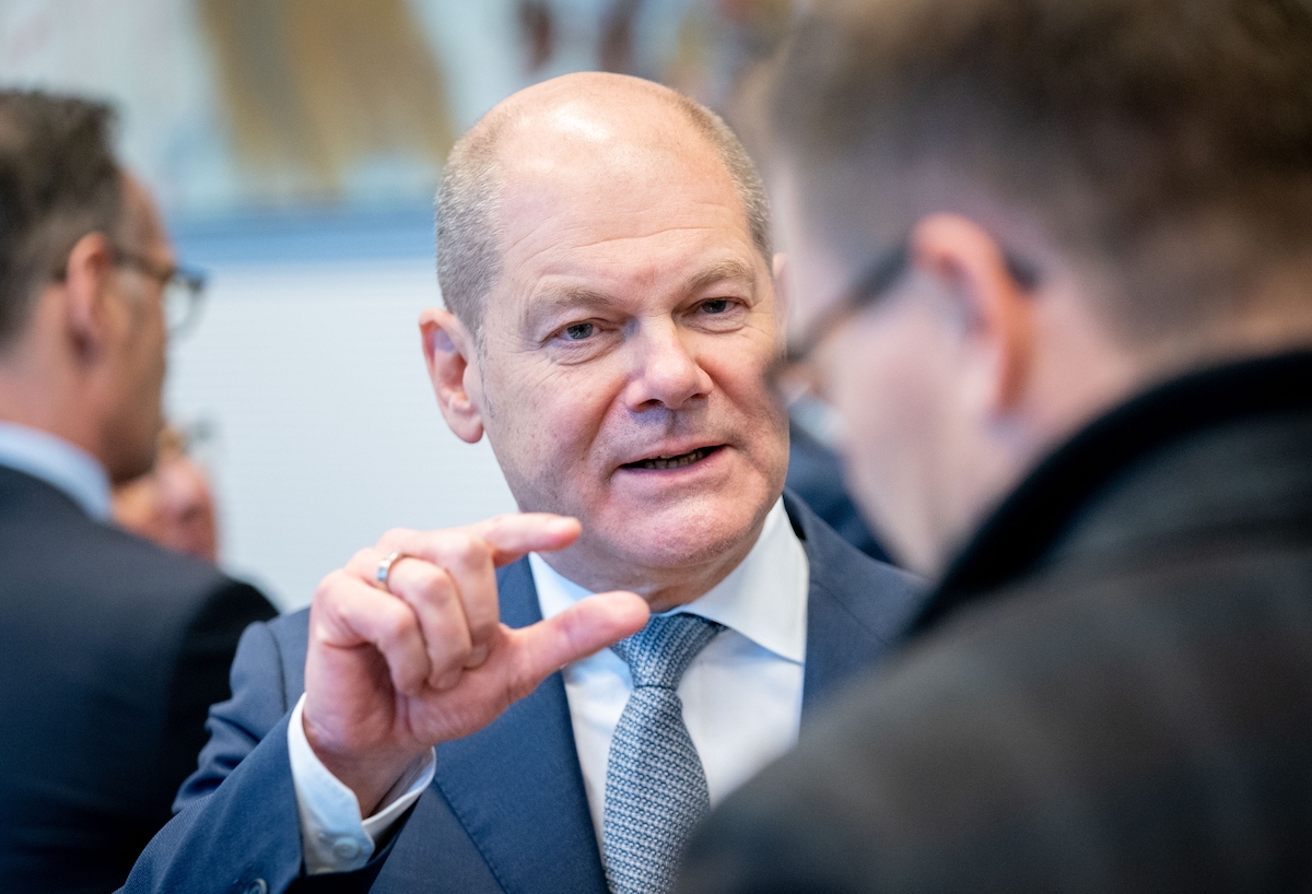 Foto: Olaf Scholz im Gespräch