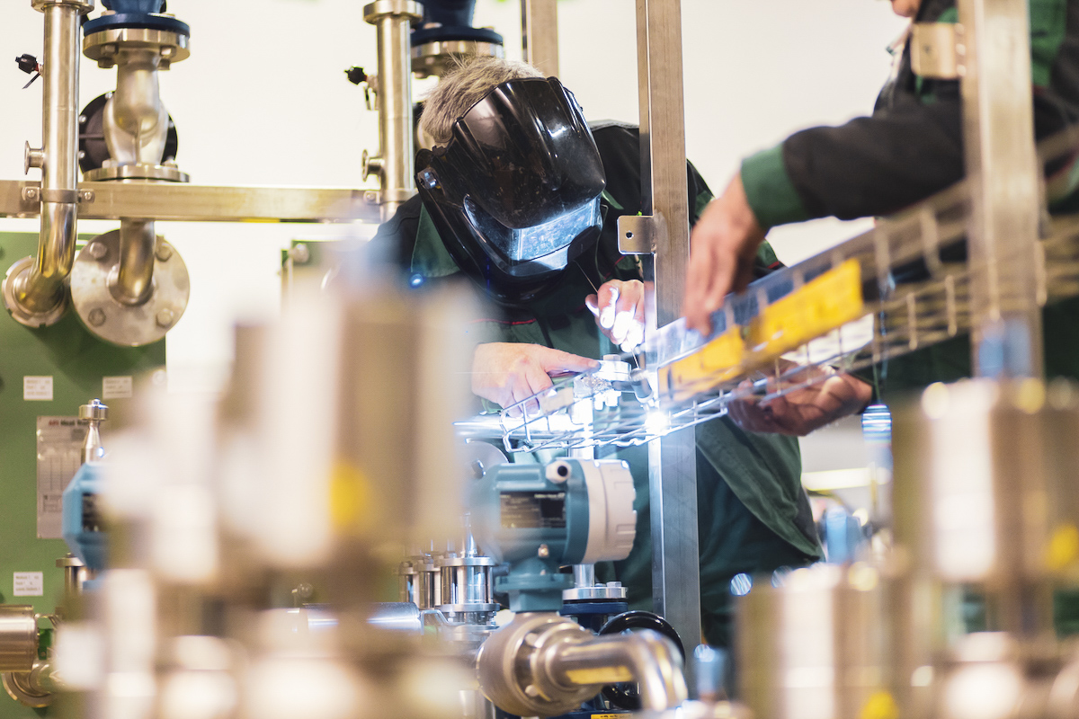 Foto: Industriearbeiter bei der Arbeit