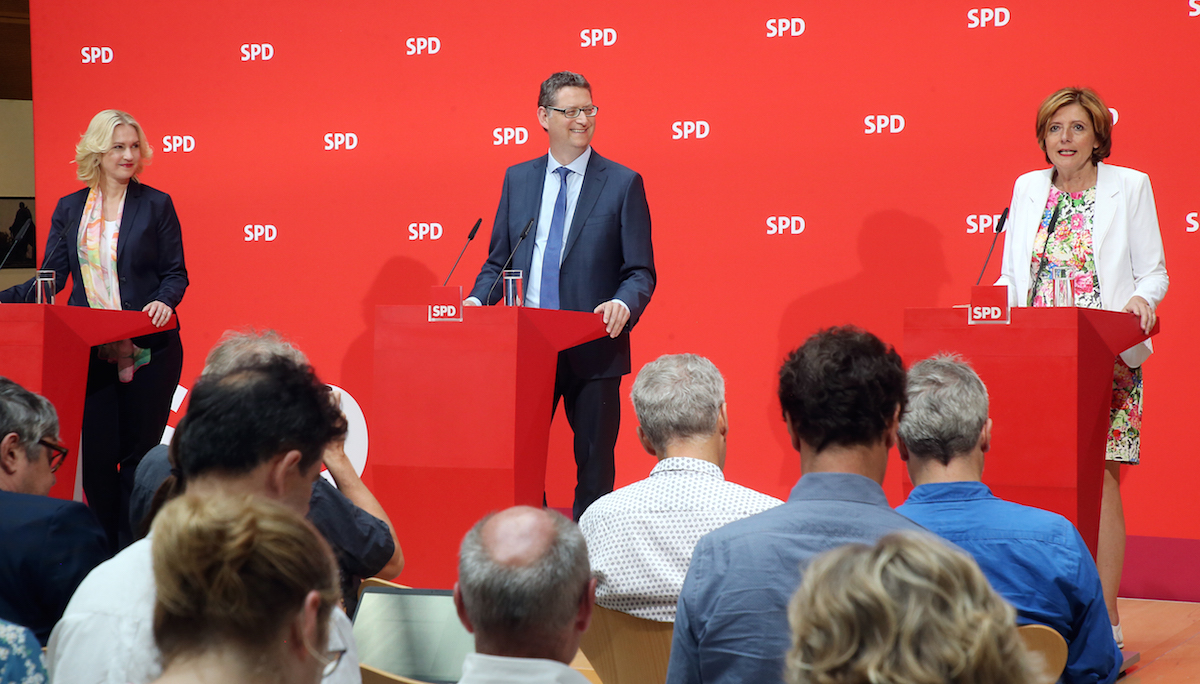 Foto: Pressekonferenz mit Manuela Schwesig, Thorsten Schäfer-Gümbel und Malu Dreyer