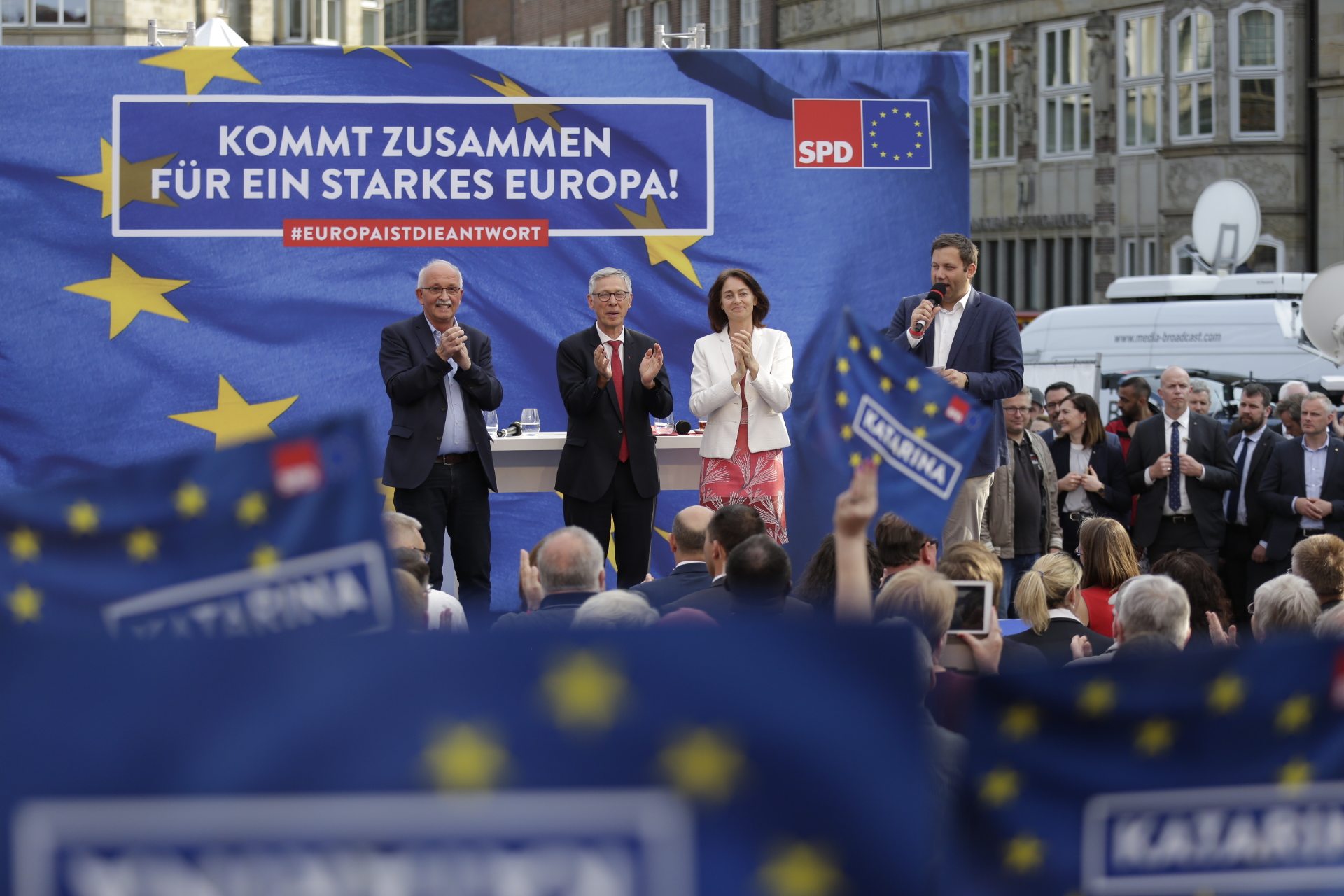 Foto: Udo Bullmann, Carsten Sieling, Katarina Barley und Lars Klingbeil bei der SPD-Kundgebung in Bremen