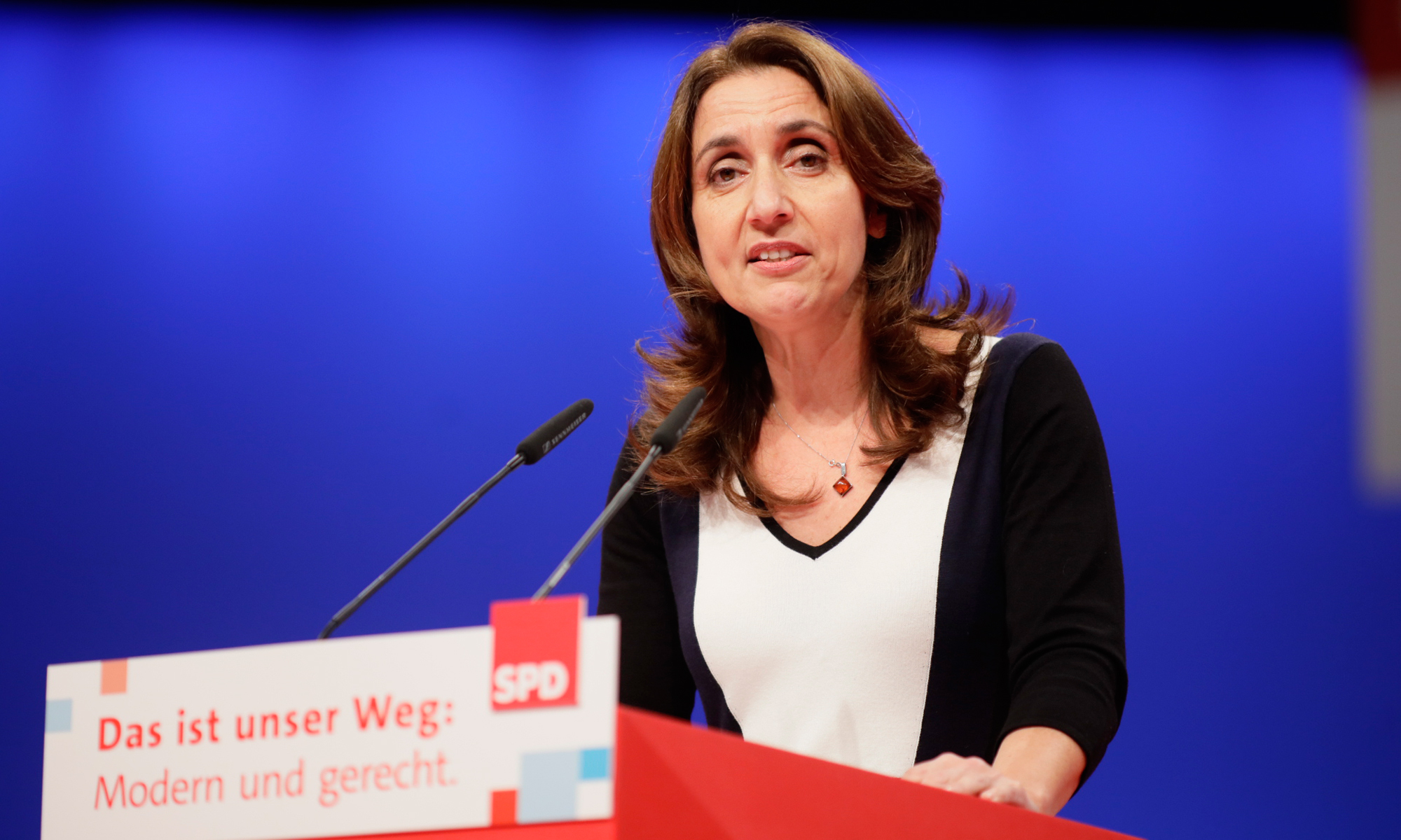 Foto: Aydan Özoguz bei der Eröffnung des Parteitag