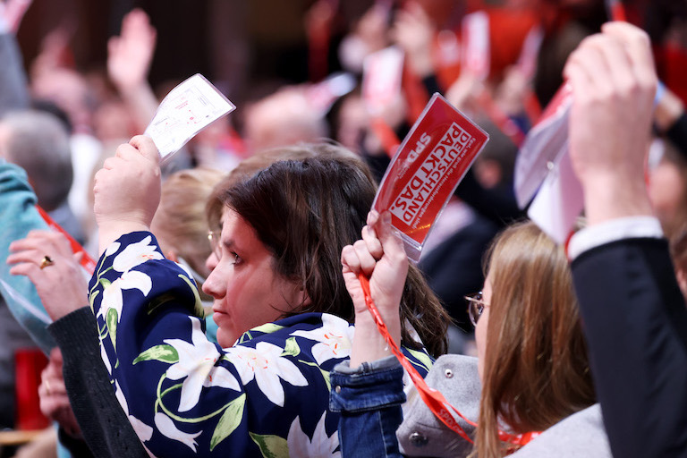 Liesa Johannssen Foto: Delegierte stimmen bei SPD-Debattenkonvent ab