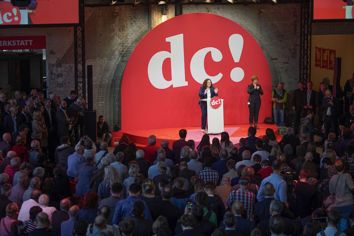 Foto: Andrea Nahles spricht beim SPD-Debattencamp