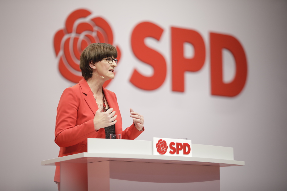 Foto: Saskia Esken spricht auf dem Bundesparteitag