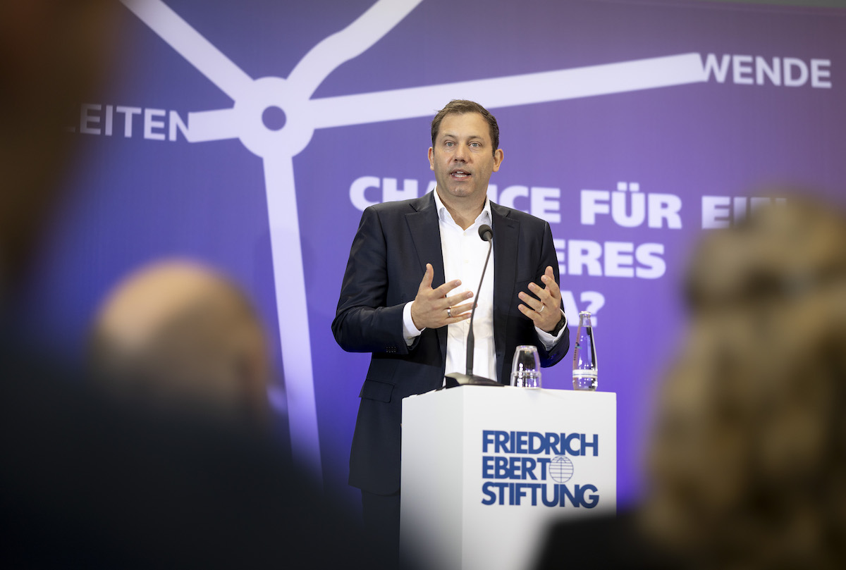 Foto: Lars Klingbeil spricht bei der Tiergartenkonferenz 2023