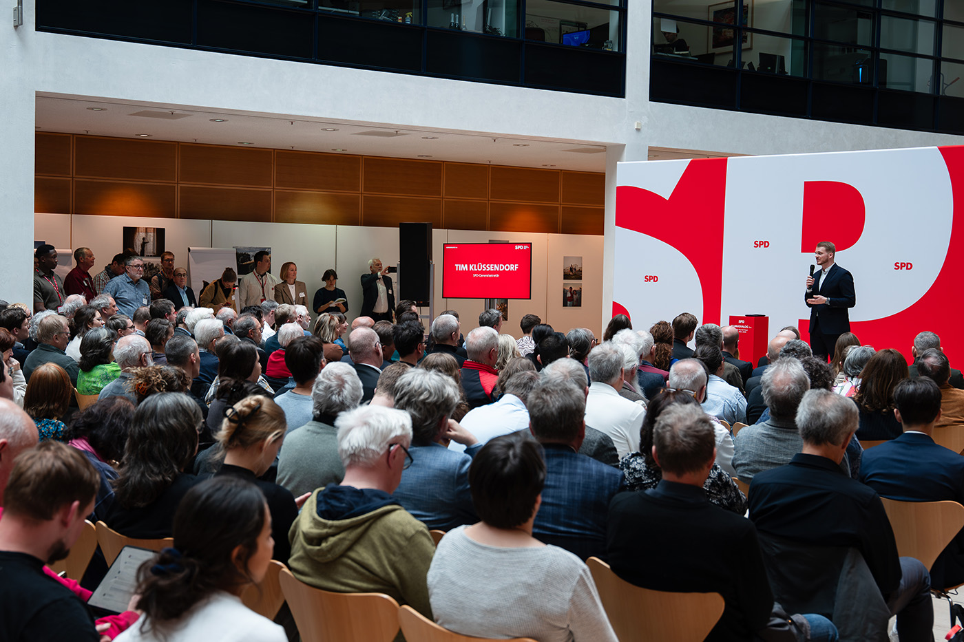 Foto: Tim Klüssendorf beim Klimadialog live der SPD in Berlin