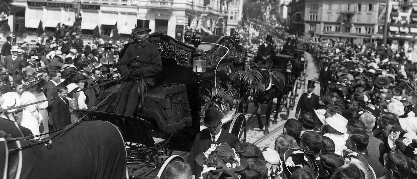 AdsD/FES Foto: Trauerzug durch Zürich anlässlich der Beisetzung von August Bebel, 1913