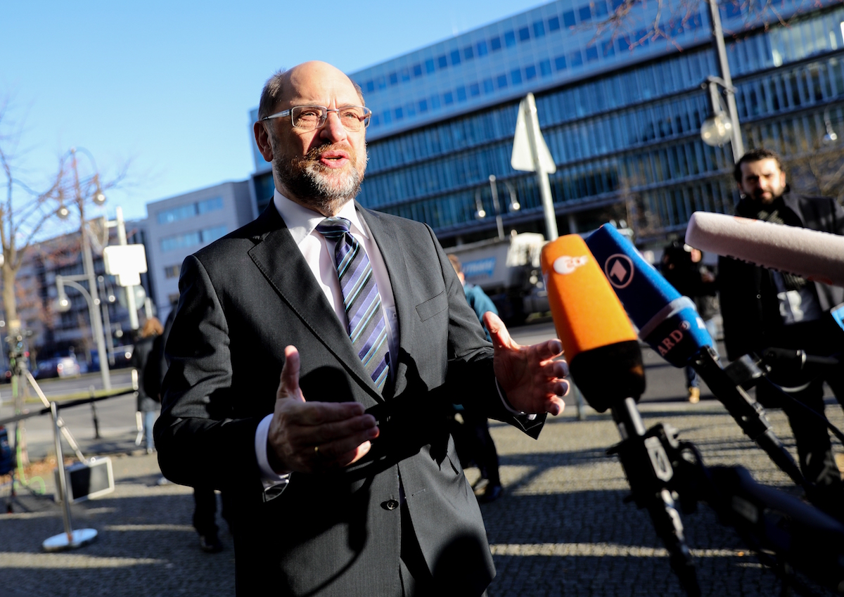 Foto: Martin Schulz gibt vor dem Konrad-Adenauer-Haus ein Statement ab