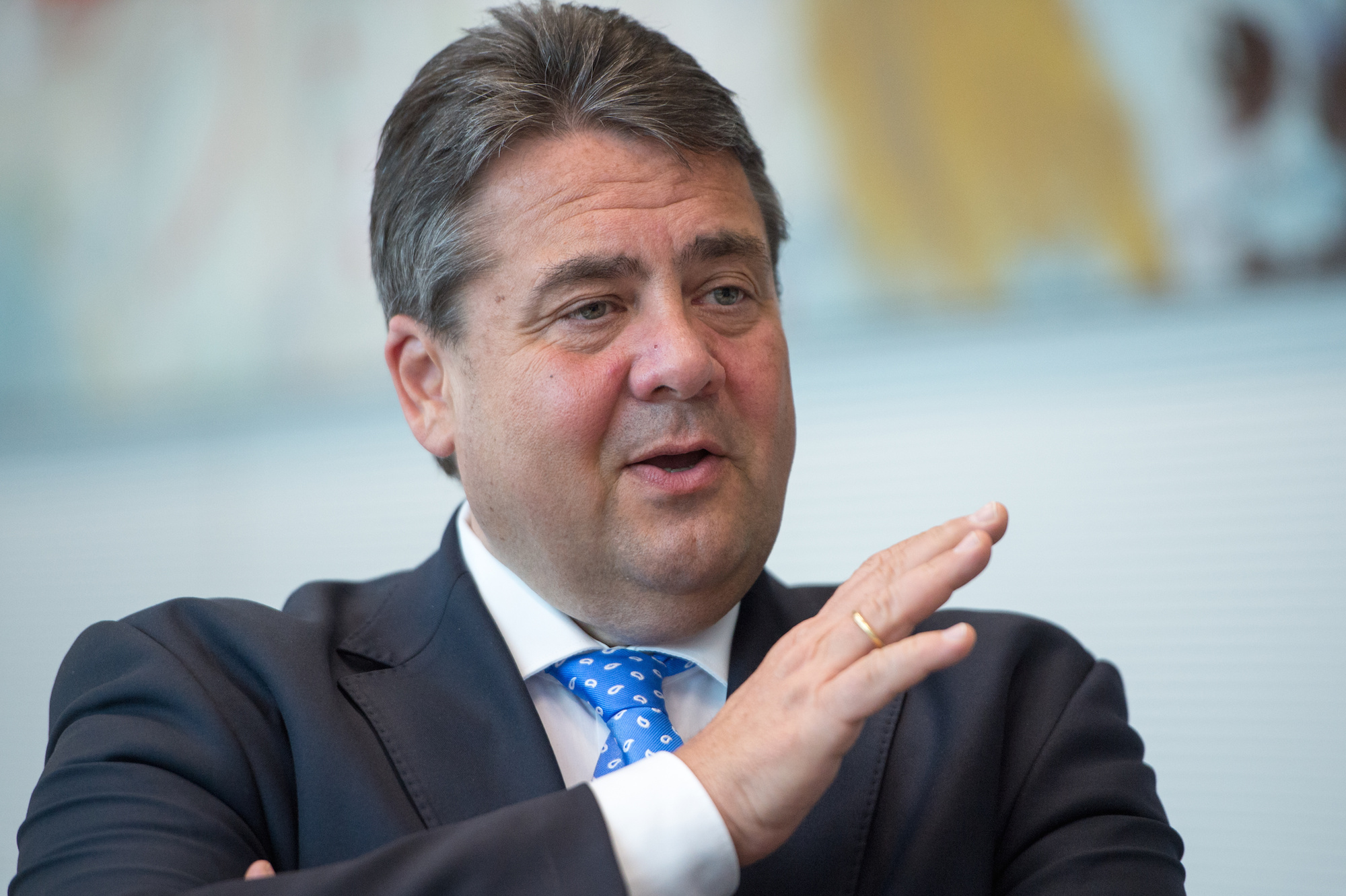 Foto: Sigmar Gabriel im Gespräch