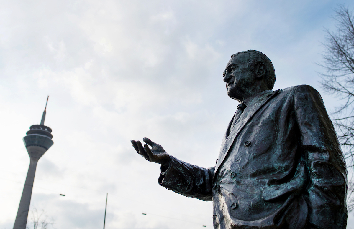 Foto: Statue von Johannes Rau