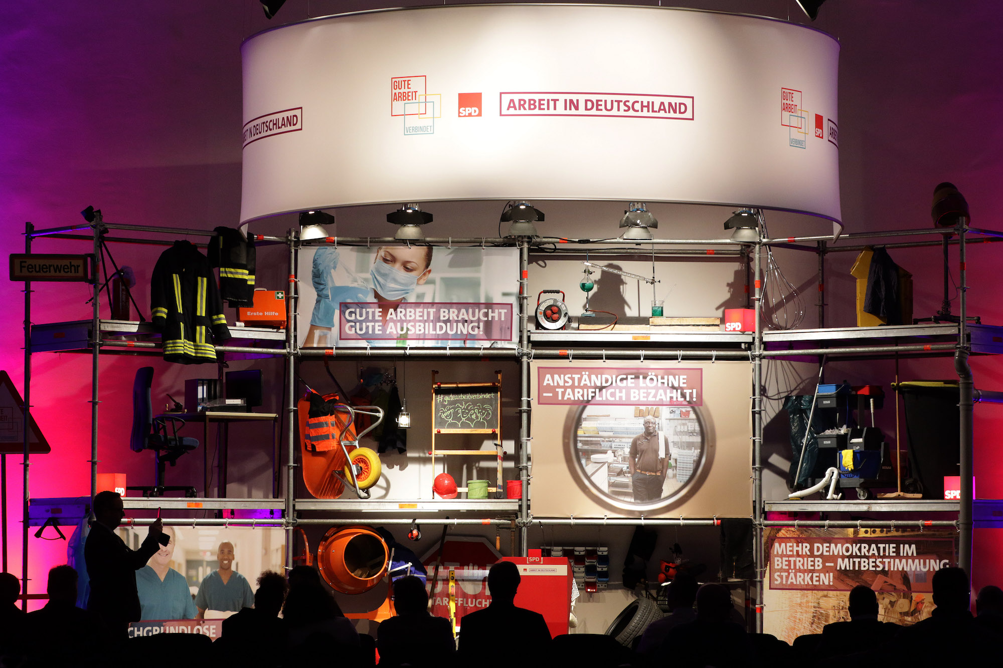 Foto: Blick auf die Bühne der SPD-Arbeitnehmerkonferenz 2017 in Bielefeld