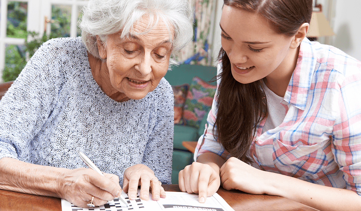 Foto: alte und junge Frau