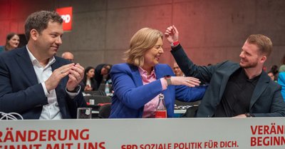 Foto: Lars Klingbeil, Bärbel Bas und Tim Klüssendorf