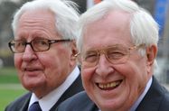 dpa Bernhard (r) und Hans-Jochen Vogel (2009)