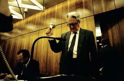 Foto: Hans-Jochen Vogel eröffnet Sitzung der SPD-Bundestagsfraktion (1991)