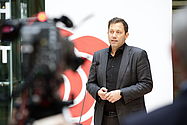 photothek Foto: SPD-Generalsekretär Lars Klingbeil gibt ein Pressestatement