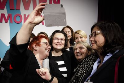 Foto: Selfie der Teilnehmerinnen des Podiums des SPD-Frauensalons 2018