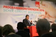 Uta Wagner Foto: Sigmar Gabriel redet bei der Programmkonferenz Arbeit