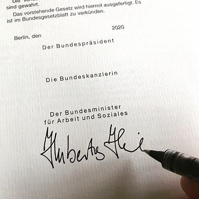 Hubertus Heil unterschreibt noch in der Quarantäne das Arbeit-für-morgen-Gesetz