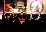 Uta Wagner Blick auf das Forum 1 mit Reiner Hoffmann, Andrea Nahes, Lothar Schröder und Willi Segerath