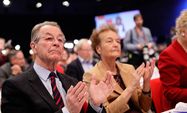 Foto: Franz Müntefering und Herta Däubler-Gmelin; Ehrengäste des Parteitags